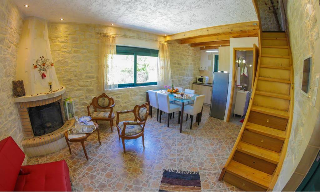 Villa Athina อาร์ยิรูโปลิส ภายนอก รูปภาพ