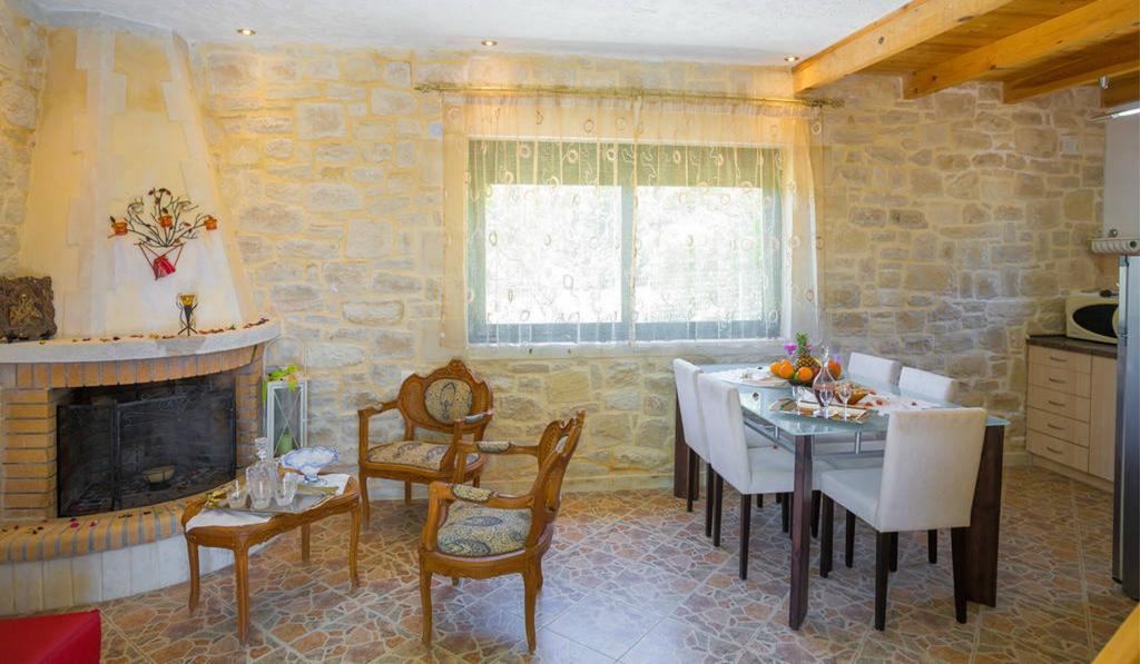 Villa Athina อาร์ยิรูโปลิส ภายนอก รูปภาพ